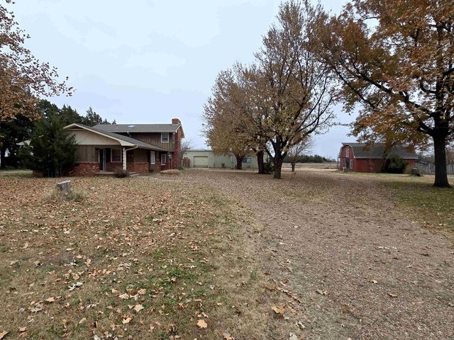 302 N Pine St, Argonia, KS 67004