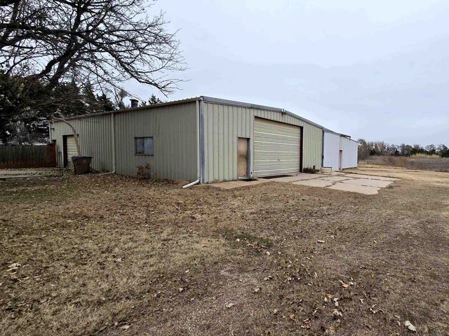 302 N Pine St, Argonia, KS 67004