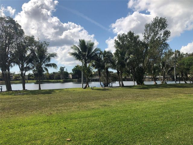 6713 SW 112th Ct 0, Miami, FL 33173
