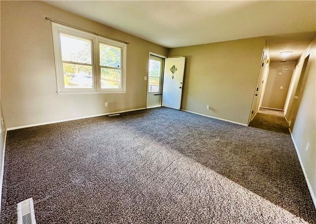 129 NE 981 Road, Knob Noster, MO 65336