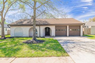 12106 Fairmeadow Drive, Houston, TX 77071