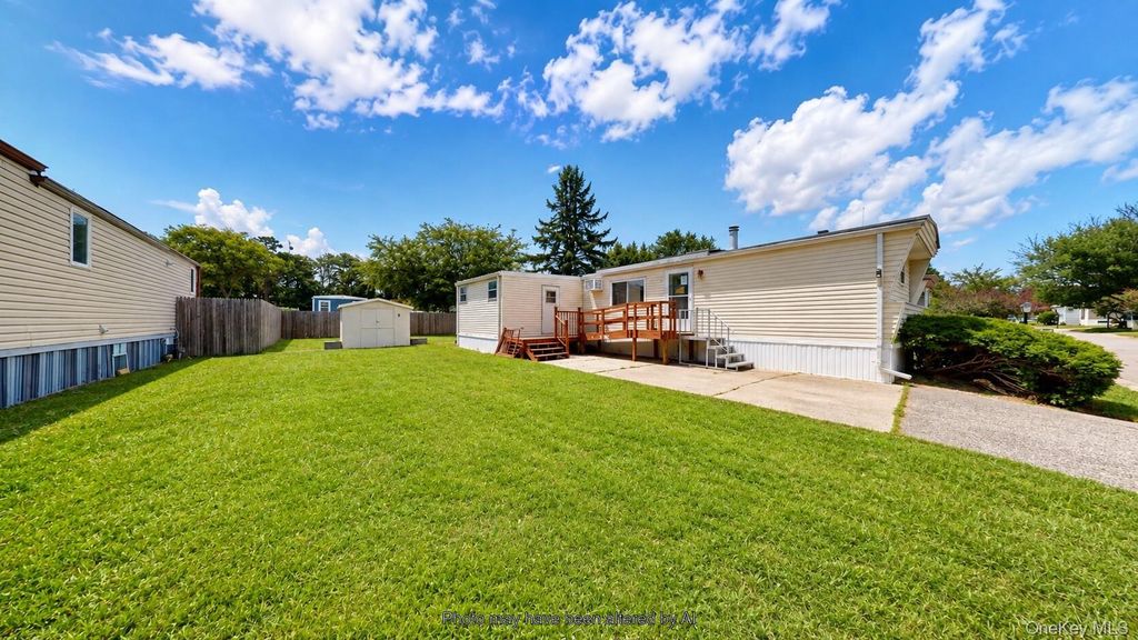 39 Valley Forge Drive, Bohemia, NY 11716 — photo 2