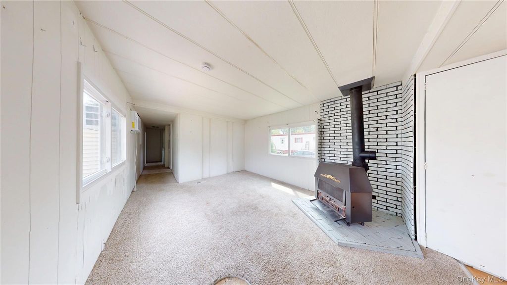 39 Valley Forge Drive, Bohemia, NY 11716 — photo 4