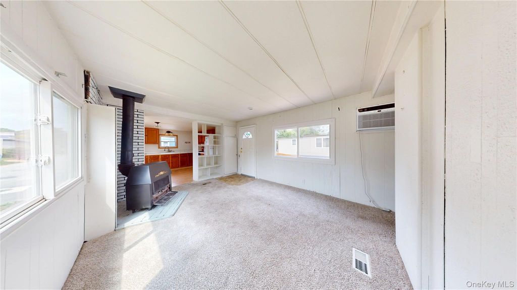 39 Valley Forge Drive, Bohemia, NY 11716 — photo 5