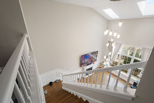 806 Ledgewood Way 806, Clinton, MA 01510