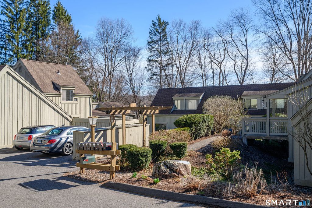 1 Heritage Village C, Southbury, CT 06488