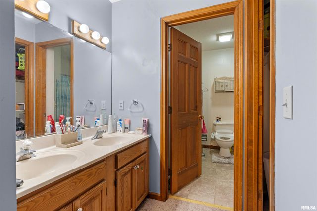 2928 Rainier Drive, Springfield, IL 62704