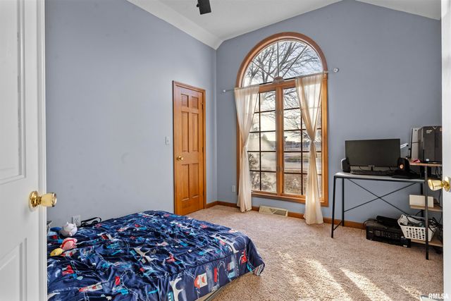 2928 Rainier Drive, Springfield, IL 62704