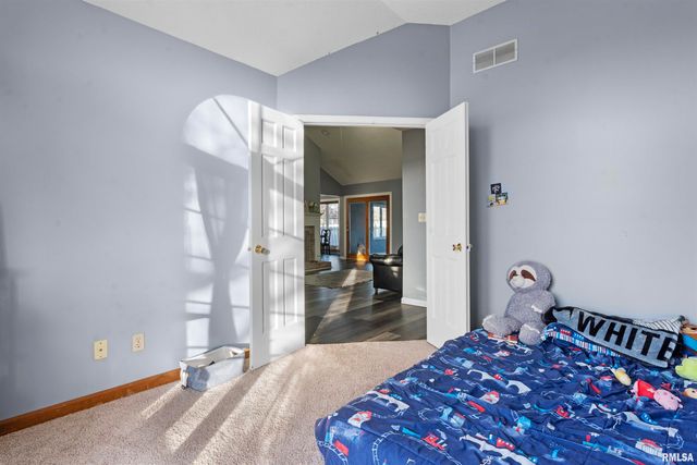 2928 Rainier Drive, Springfield, IL 62704