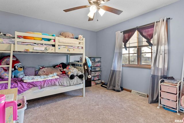 2928 Rainier Drive, Springfield, IL 62704