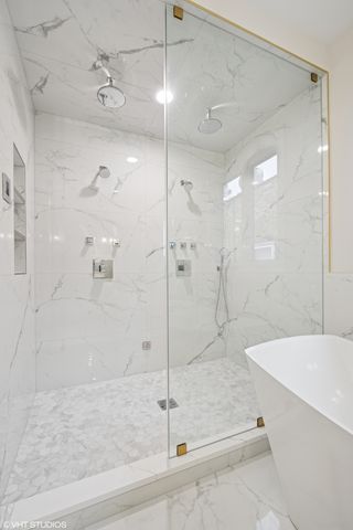 3920 N Bell Avenue, Chicago, IL 60618