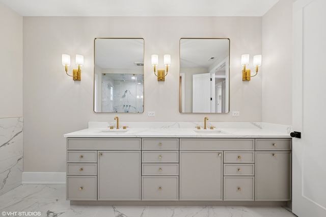 3920 N Bell Avenue, Chicago, IL 60618