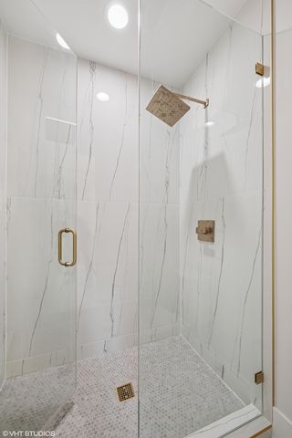 3920 N Bell Avenue, Chicago, IL 60618