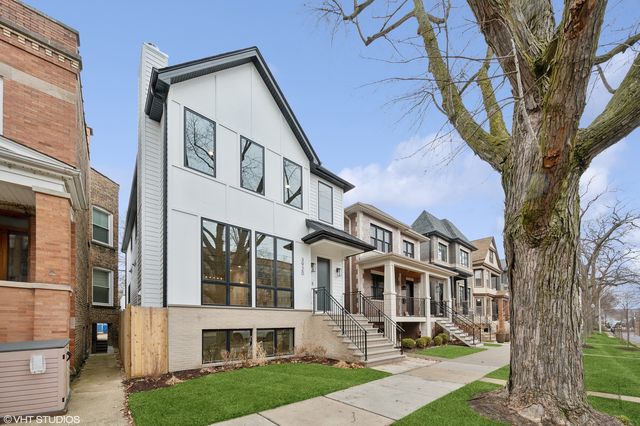 3920 N Bell Avenue, Chicago, IL 60618