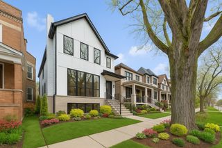 3920 N Bell Avenue, Chicago, IL 60618