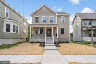 223 LIVERPOOL AVE, Egg Harbor City, NJ 08215