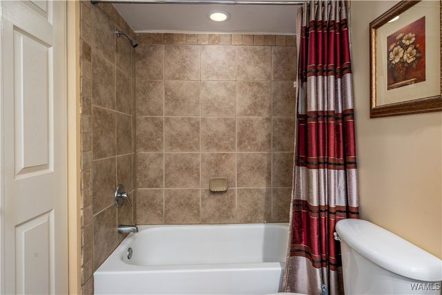 210 15th E 67, Tuscaloosa, AL 35401