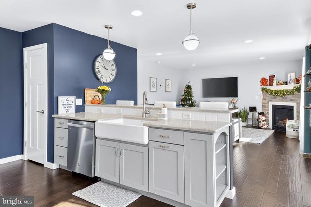 32 KATHERINES WAY, Lancaster, PA 17602