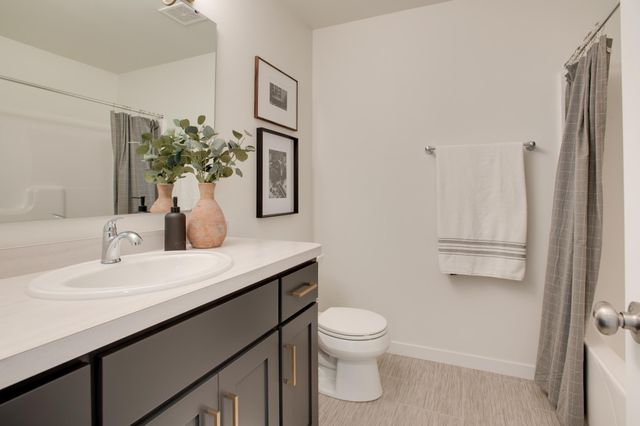 6774 Belding Drive S, Fargo, ND 58104