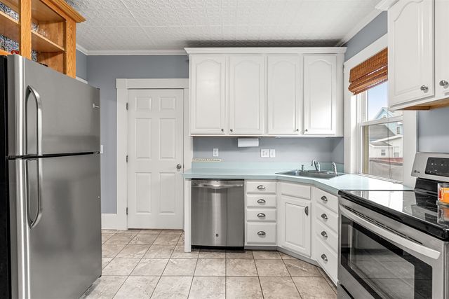 5 Arlington Avenue, Nashua, NH 03060