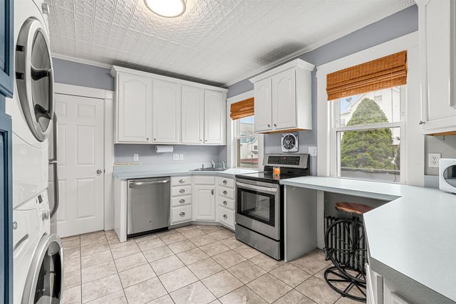 5 Arlington Avenue, Nashua, NH 03060