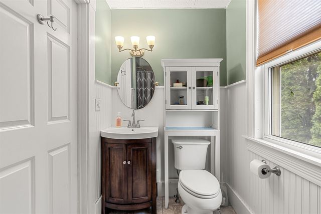 5 Arlington Avenue, Nashua, NH 03060