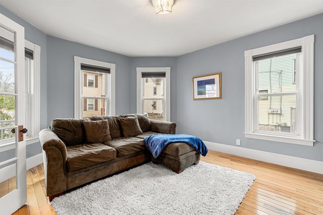 5 Arlington Avenue, Nashua, NH 03060