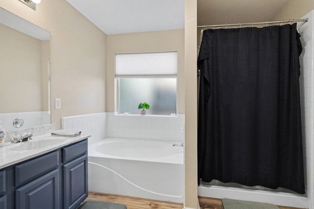637 Oak View Court, Azle, TX 76020