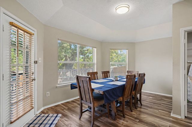 637 Oak View Court, Azle, TX 76020