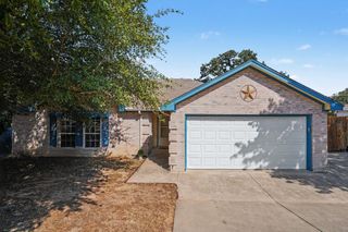 637 Oak View Court, Azle, TX 76020