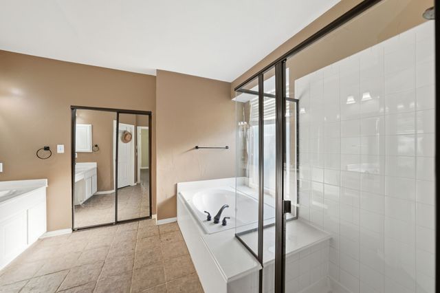 1905 Lakeway Drive, Rowlett, TX 75088
