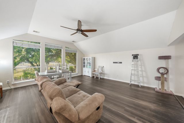 1905 Lakeway Drive, Rowlett, TX 75088
