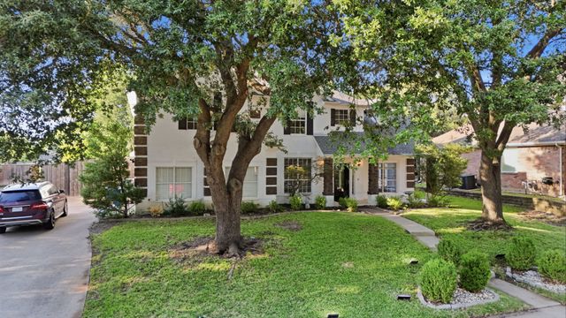1905 Lakeway Drive, Rowlett, TX 75088