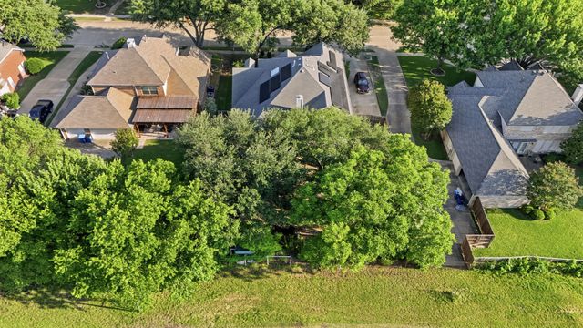 1905 Lakeway Drive, Rowlett, TX 75088