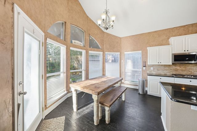1905 Lakeway Drive, Rowlett, TX 75088