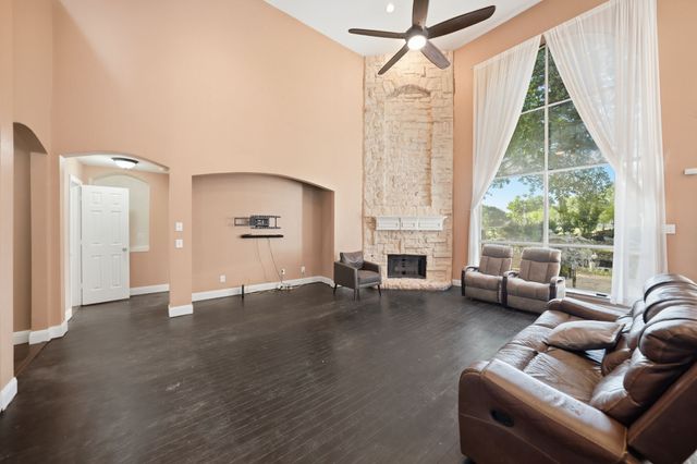 1905 Lakeway Drive, Rowlett, TX 75088