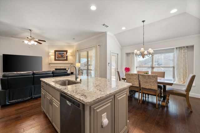 1105 Foxtail Drive, Mansfield, TX 76063