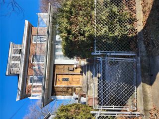 327 S 10th Avenue, Mount Vernon, NY 10550