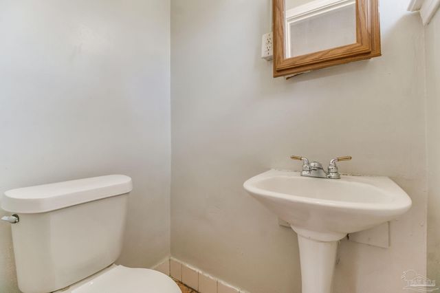 228 Topaz Ave, Pensacola, FL 32505