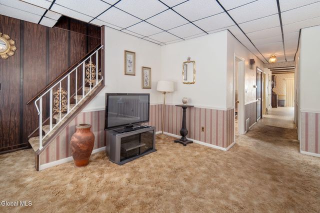 2021 Cedarlawn Avenue, Rotterdam, NY 12306