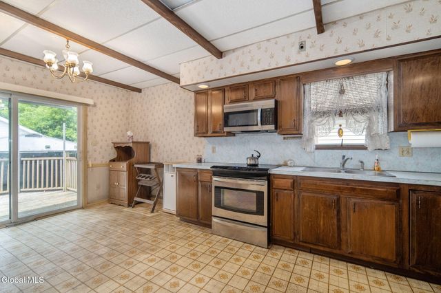 2021 Cedarlawn Avenue, Rotterdam, NY 12306