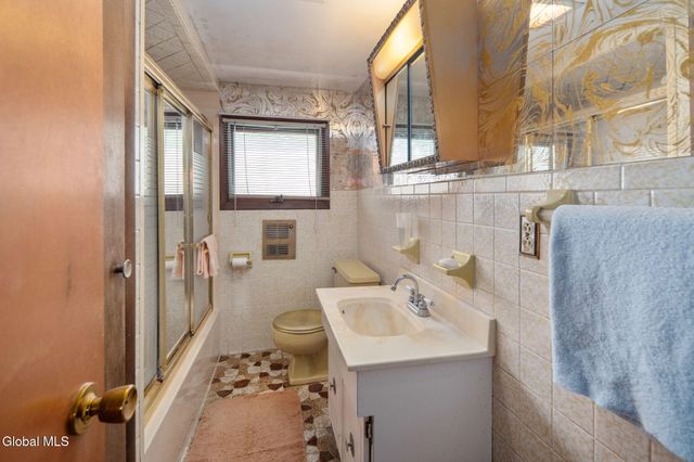 2021 Cedarlawn Avenue, Rotterdam, NY 12306