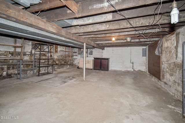 2021 Cedarlawn Avenue, Rotterdam, NY 12306