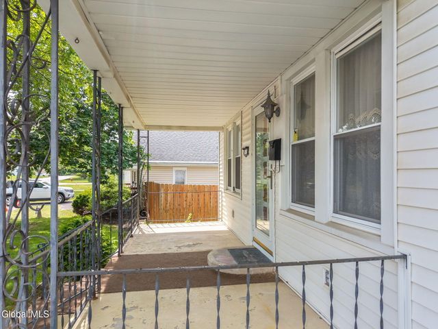 2021 Cedarlawn Avenue, Rotterdam, NY 12306