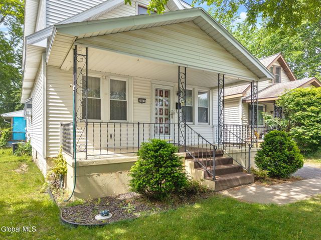 2021 Cedarlawn Avenue, Rotterdam, NY 12306