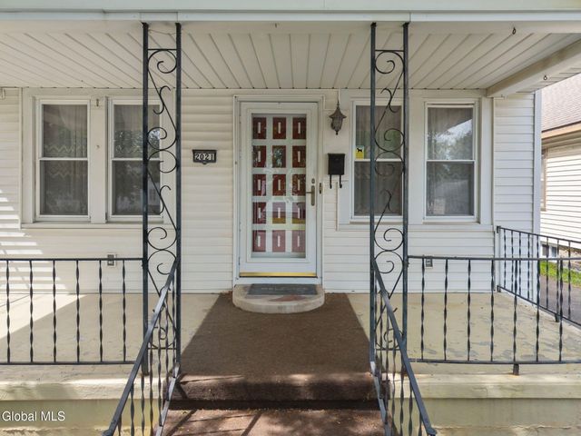 2021 Cedarlawn Avenue, Rotterdam, NY 12306