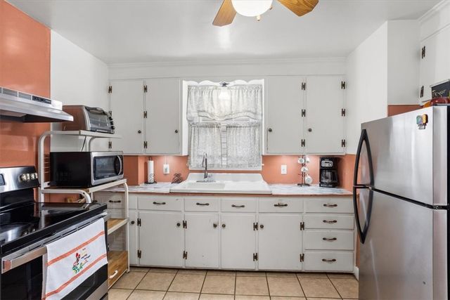 39 Clinton Street, Pawtucket, RI 02861