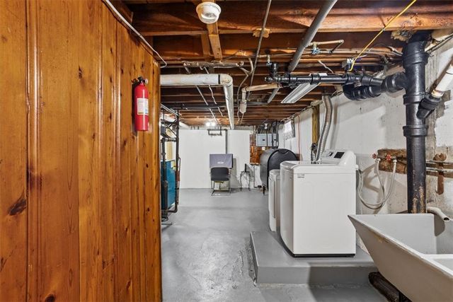 39 Clinton Street, Pawtucket, RI 02861