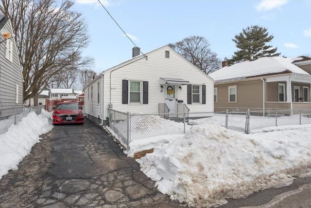39 Clinton Street, Pawtucket, RI 02861