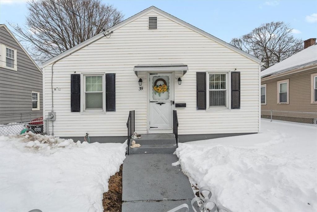 39 Clinton Street, Pawtucket, RI 02861